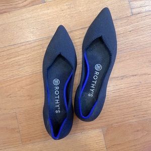 Black Rothys in great condition